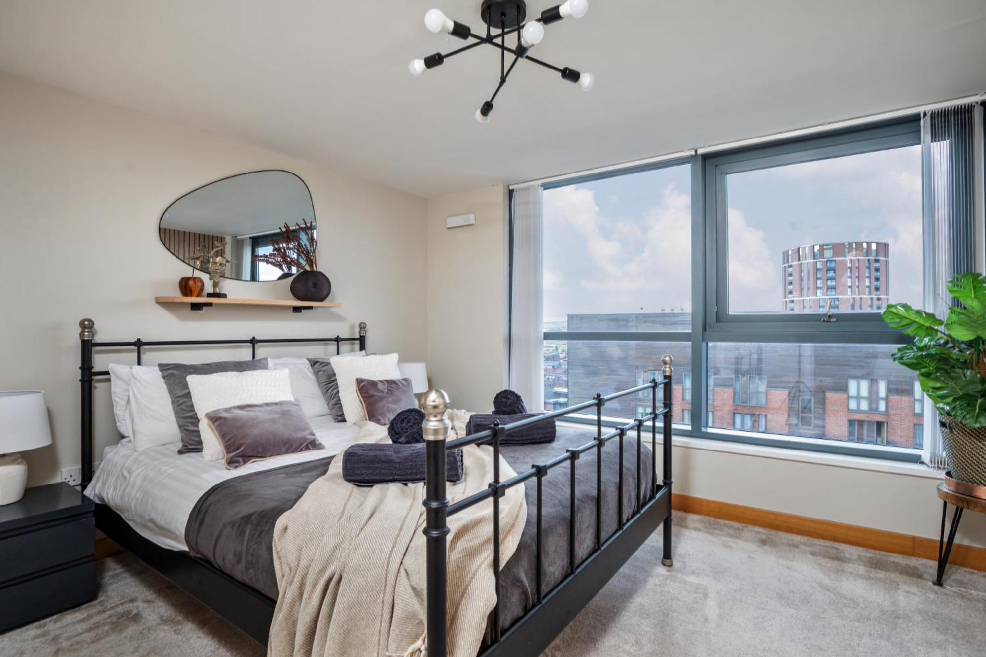 Large Central Penthouse In Leeds Leeds  Eksteriør billede